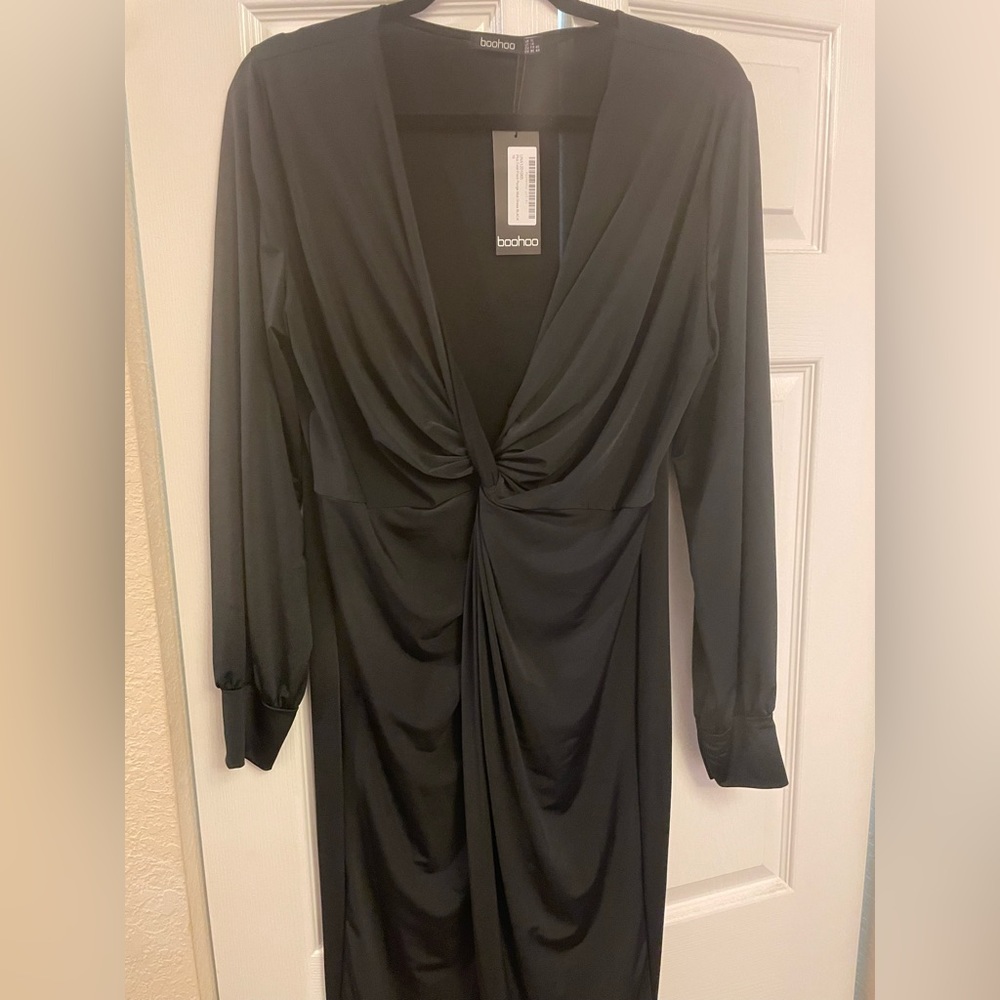 Boohoo black long sleeve plunge dress